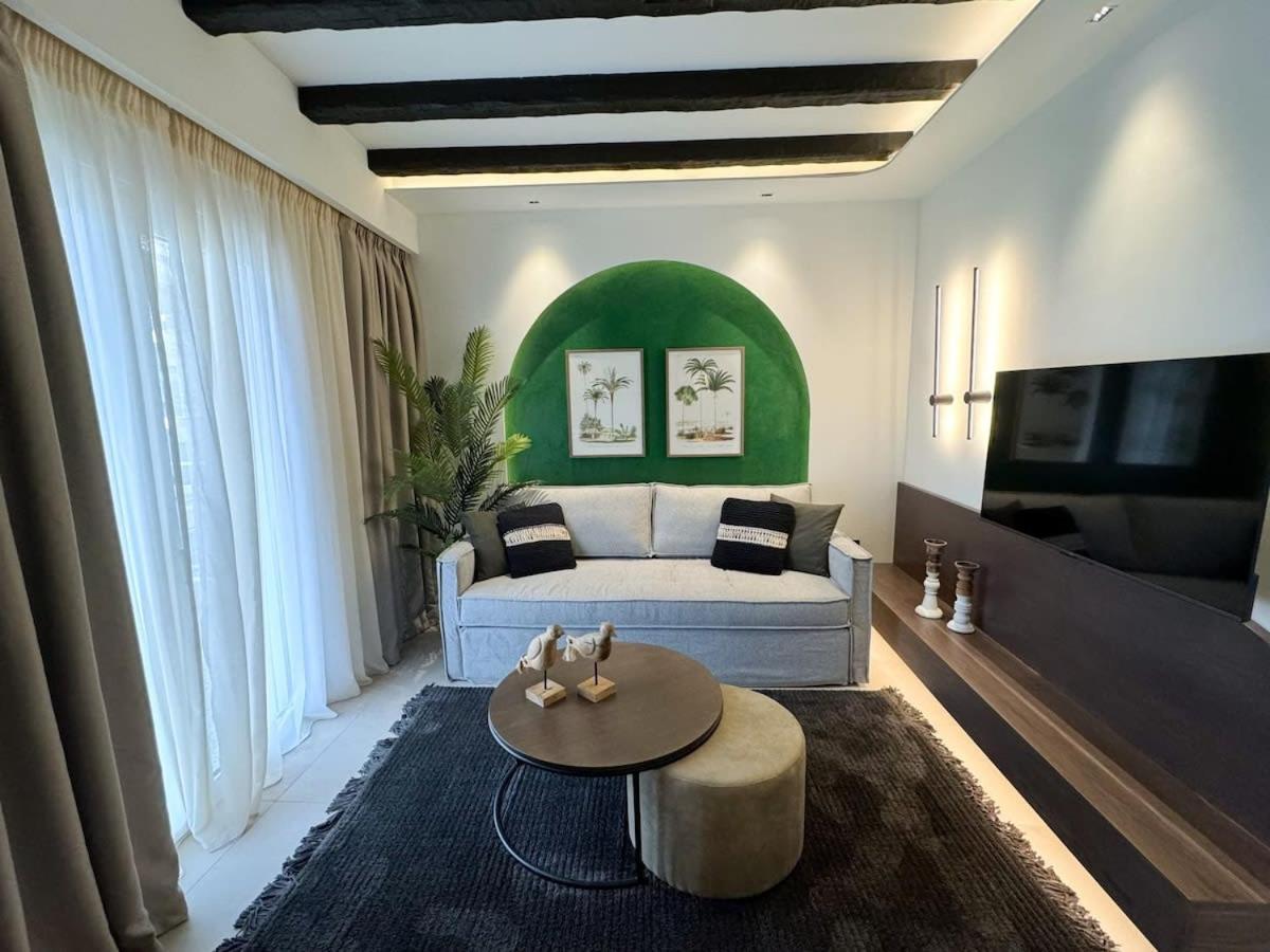 Urban Gem In The Heart Of Naoussa A Stylish Escape Appartement Naousa  Buitenkant foto