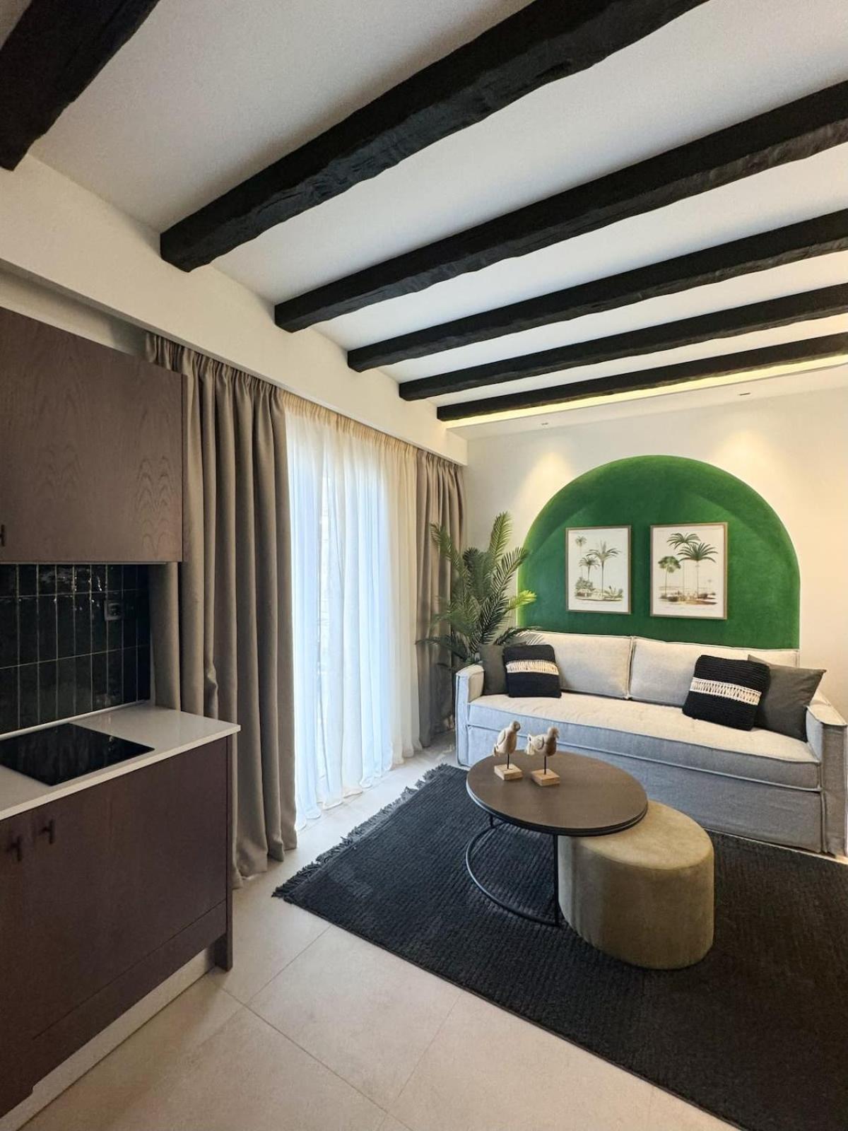 Urban Gem In The Heart Of Naoussa A Stylish Escape Appartement Naousa  Buitenkant foto