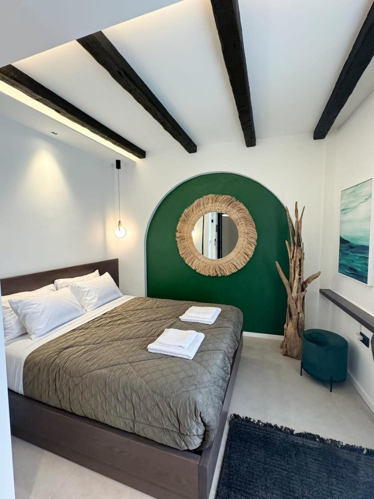 Urban Gem In The Heart Of Naoussa A Stylish Escape Appartement Naousa  Buitenkant foto