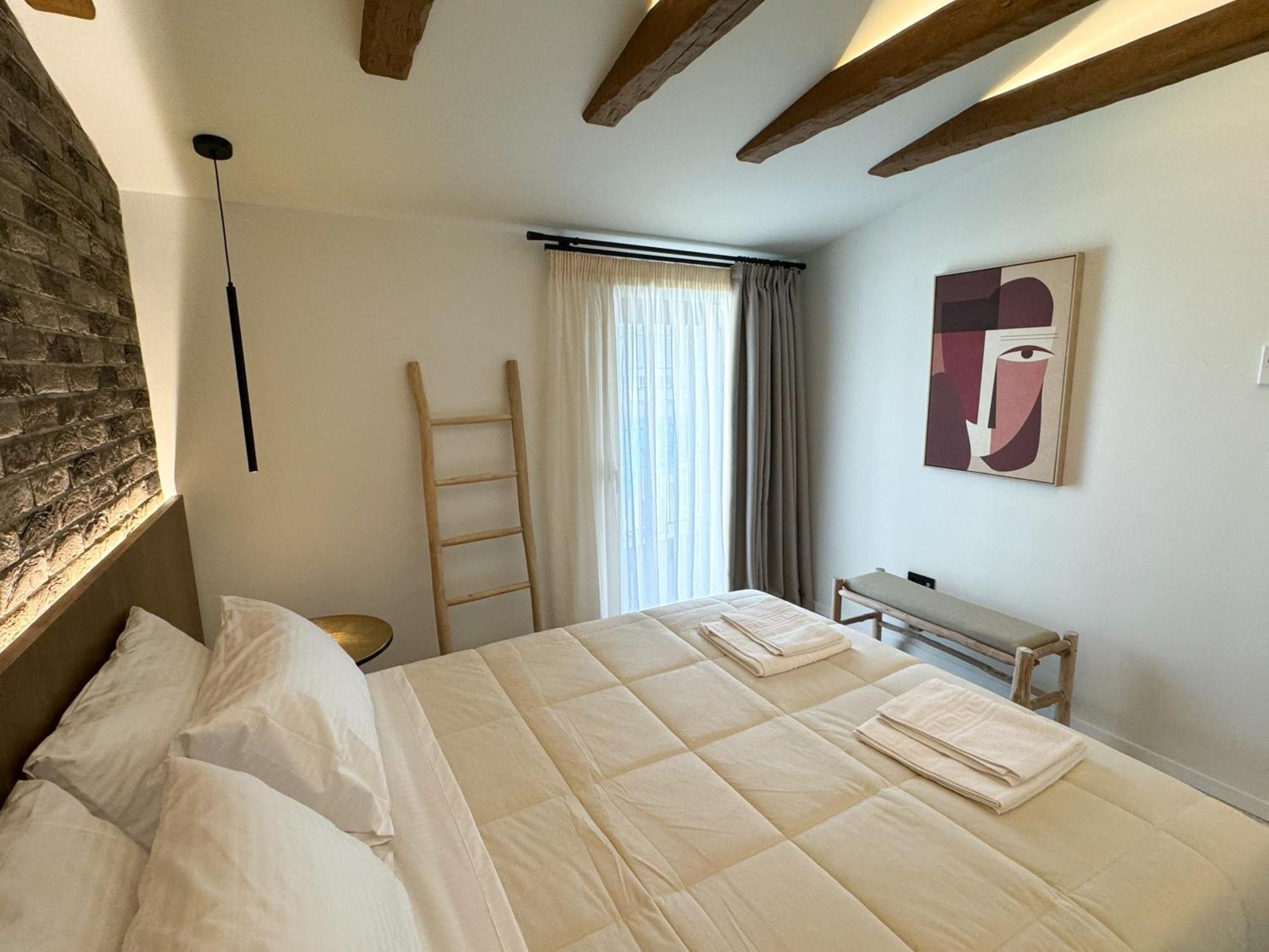 Urban Gem In The Heart Of Naoussa A Stylish Escape Appartement Naousa  Buitenkant foto