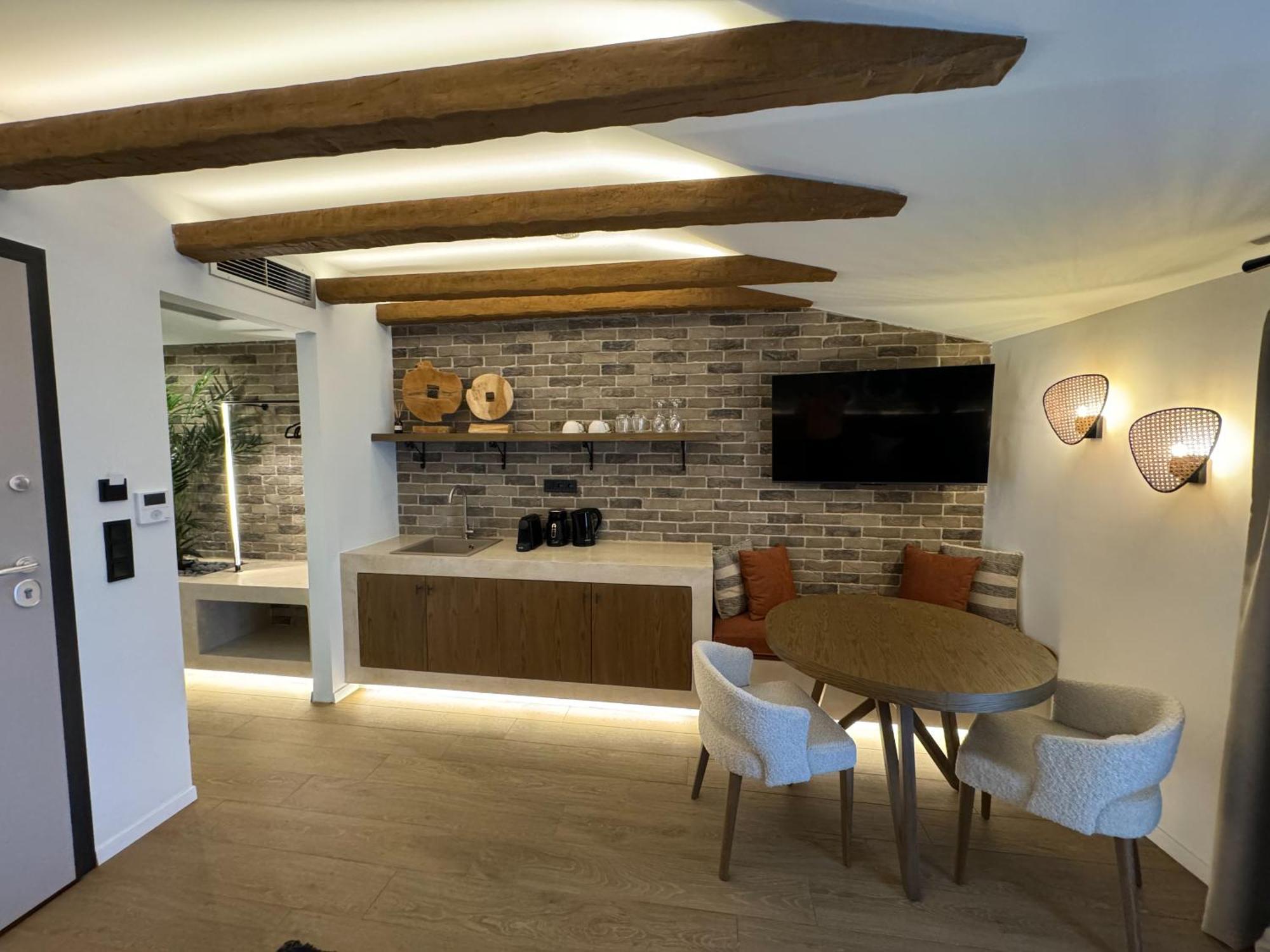 Urban Gem In The Heart Of Naoussa A Stylish Escape Appartement Naousa  Buitenkant foto