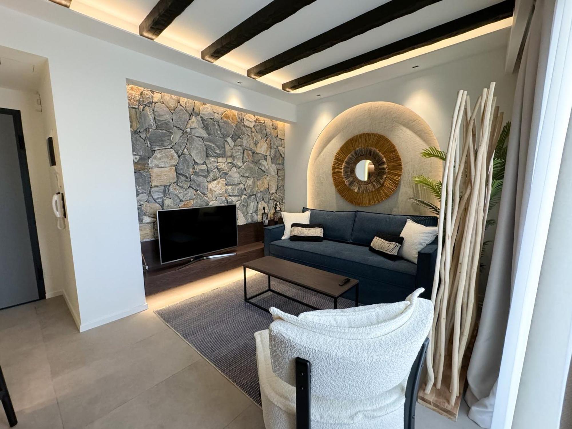 Urban Gem In The Heart Of Naoussa A Stylish Escape Appartement Naousa  Buitenkant foto